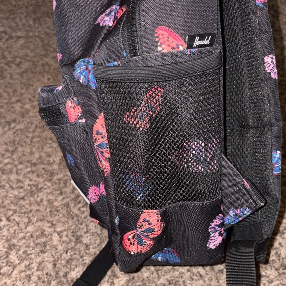 gray pink backpack herschel kids Heritage Youth 26L and daily activities Herschel Kid Girl Backpack -